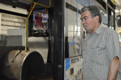 «Пенсіонери ремонтують «пенсіонерів»: працівники тролейбусного управління у Чернівцях про закупівлю вживаних тролейбусів