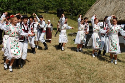 На «Буковинських зустрічах» покажуть весілля та пригостять калачами