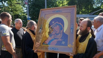 Чудотворну ікону привезли в монастир у Чернівці
