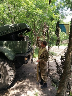 «Моя зброя – це молитва»: військовий капелан із Чернівців розповів про службу в зоні АТО