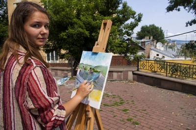 "Ми помічали кожен балкон, кожну балюстраду неповторних будівель", - художники про Чернівці (ФОТО)