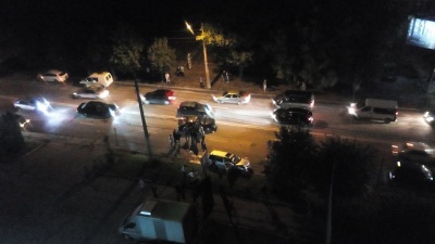 У Чернівцях уночі зіткнулися два легковики на вулиці Героїв Майдану