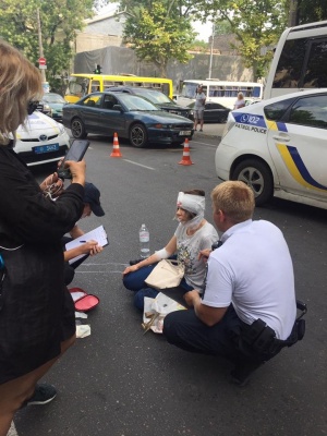 В Одесі автомобіль патрульних збив пішохода
