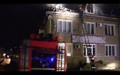 На Буковині рятувальники погасили пожежу в кафе-барі