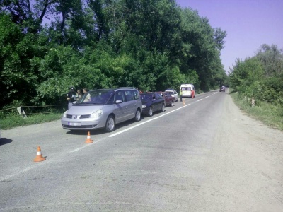 У Чернівцях на вулиці Січових стрільців зіткнулися три авто: рух ускладнений (ФОТО)