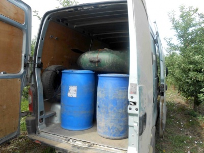 На Буковині прикордонники затримали автомобілі з шістьма тоннами спирту