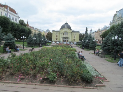 Чернівецька міськрада виділила 2,4 млн грн на ремонт Театральної площі