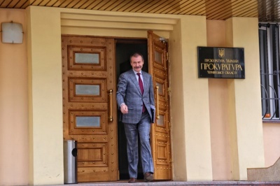 Прокуратура уже 3 роки проводить досудове розслідування зловживань екс-голови Чернівецької ОДА Папієва