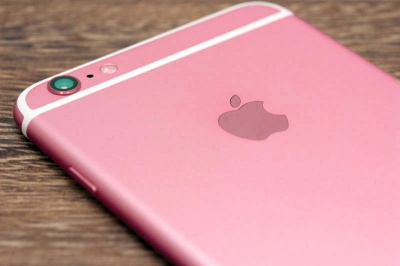 Apple відмовиться від рожевого iPhone, – блогер