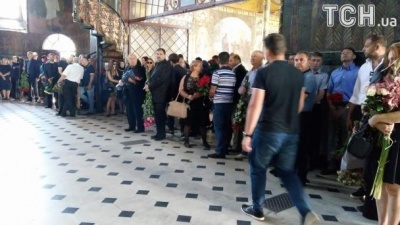 Попрощатись із екс-нардепом Бережною в Києві прийшли Ані Лорак і Лобода