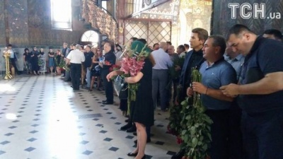 Попрощатись із екс-нардепом Бережною в Києві прийшли Ані Лорак і Лобода