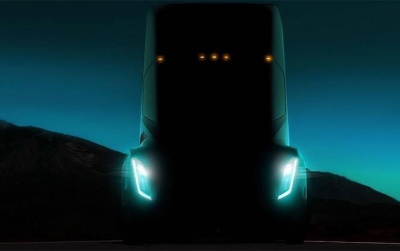 Tesla готується випробувати в США безпілотну вантажівку