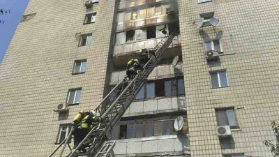 У Києві під час пожежі чоловік викинувся з 9-го поверху