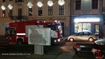 Пожежа на Центральній площі Чернівців сталася через паління, - рятувальники