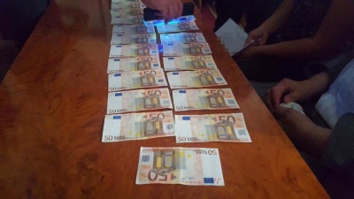 У Чернівцях правоохоронці затримали посадовця Державного архіву на хабарі 1350 євро