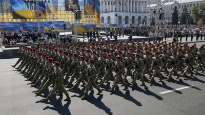 На Хрещатику пройшов військовий парад