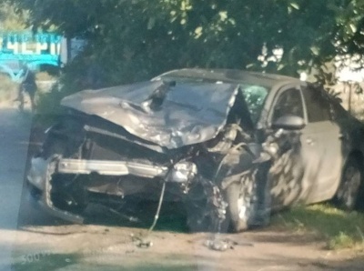 При в’їзді до Чернівців зіткнулися два авто: трьох осіб госпіталізували (ФОТО)
