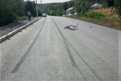 У Чернівецькій області водій «ГАЗу» збив юного велосипедиста: у дитини численні травми