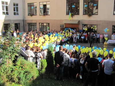 У школи у Чернівцях пішли понад 25 тисяч школярів