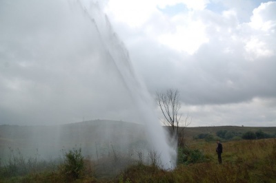 Зловмисники пошкодили бетонну трубу на водогоні «Дністер-Чернівці»: на водоканалі підрахували втрати