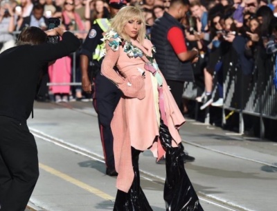 Співачка Леді Гага розповіла, що страждає на хронічну фіброміалгію