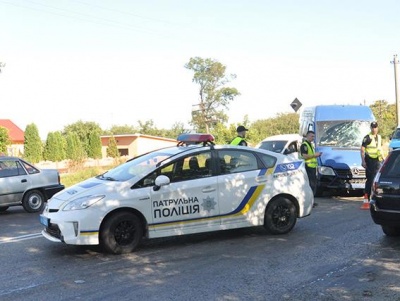 Внаслідок ДТП під Чернівцями травмувалося двоє пасажирів маршрутки, - поліція