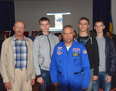 Юні фізики з Чернівців здобули третє місце на змаганнях у Румунії