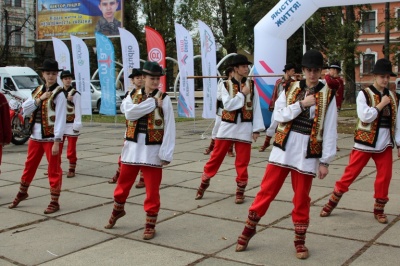У Чернівцях розпочався фестиваль техноспорту "Аркан"