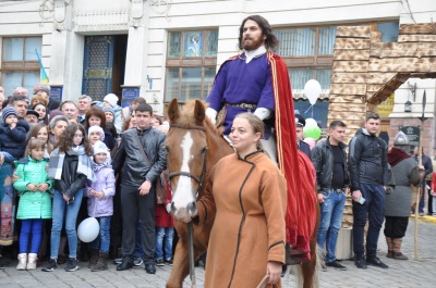 День міста у Чернівцях відкрили історичним "екшеном" (ФОТО)