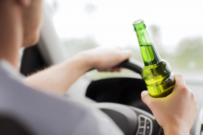 Сів за кермо п’яний, аби врятувати жінку: на Буковині суд виправдав водія через поважну причину