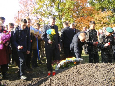 У Чернівецькій області відкрили й освятили пам’ятний хрест загиблим членам ОУН УПА