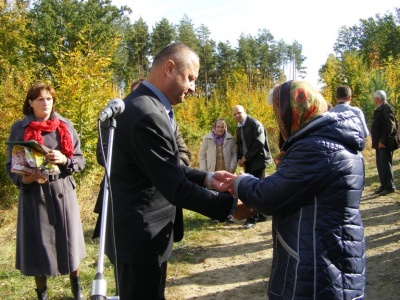 У Чернівецькій області відкрили й освятили пам’ятний хрест загиблим членам ОУН УПА