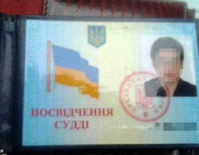На Київщині патрульні зупинили авто з п'яною суддею за кермом, яка втекла після ДТП