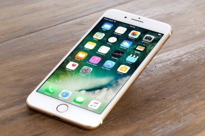 Apple буде випускати iPhone X "для бідних"