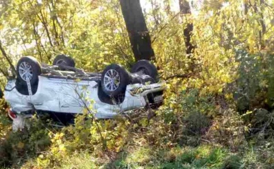 На Буковині зіткнулися два легковики, один з них перекинувся на дах (ФОТО)