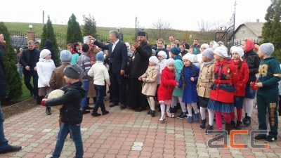 На Буковині Бойко і Папієв у школі збирали скарги на «мовну» статтю закону про освіту