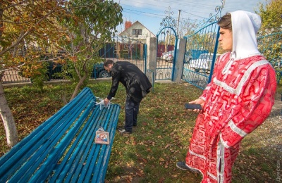 Під Одесою жінка замовила дрон з іконою, щоб благодать поборола злочинність у селі