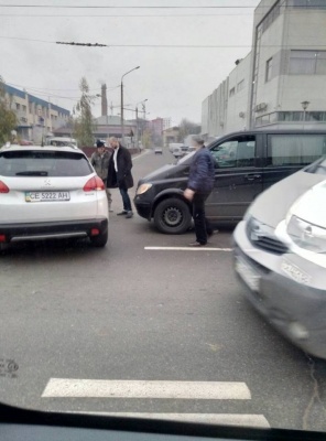 Прихід у поліцію винуватця смертельнго ДТП та "Місто радості" у парку. Найголовніші новини Буковини за вівторок