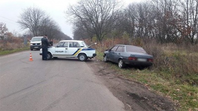 У поліції повідомили подробиці погоні на Буковині: затримали озброєну групу квартирних крадіїв