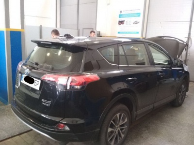 У Чернівцях правоохоронці виявили позашляховик, що перебував у розшуку