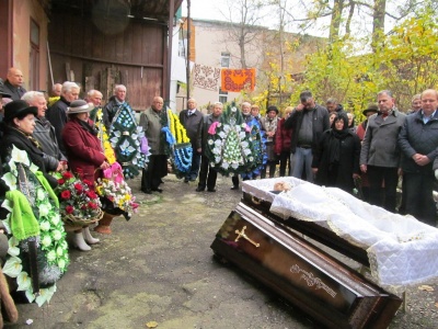 У Чернівцях попрощалися з відомим телеведучим і журналістом Василем Селезінкою (ФОТО)