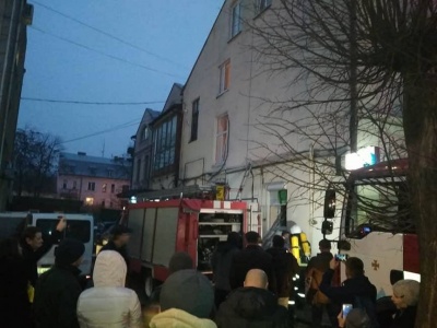 Пожежа в центрі Чернівців і жахливе вбивство. Головні новини 17 листопада