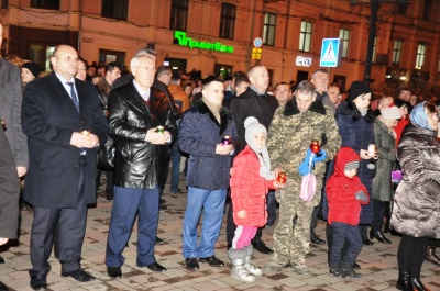 У Чернівцях відбулося віче з нагоди четвертої річниці Революції Гідності (ФОТО)