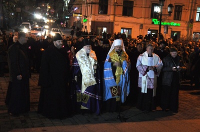 У Чернівцях відбулося віче з нагоди четвертої річниці Революції Гідності (ФОТО)