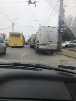 У Чернівцях на Руській - ДТП за участю трьох авто: ускладнено рух транспорту (ФОТО)
