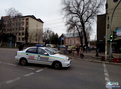 У Чернівецькій області авто на переході збило школярку