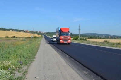 Гройсман пообіцяв ремонт дороги «Чернівці - Київ» у 2018 році