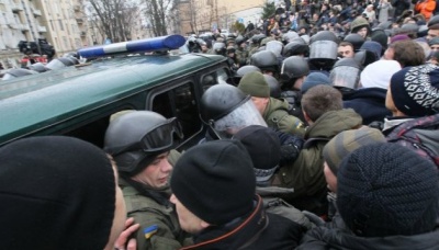 Прихильники Саакашвілі витягли його з машини правоохоронців