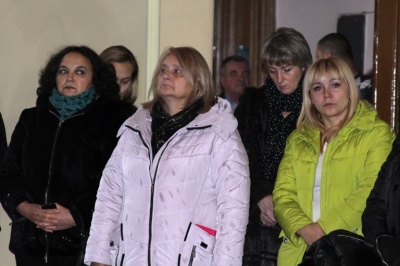 У Чернівецькій ОДА священики освятили Стіну пам’яті зі світлинами загиблих на Майдані та в АТО