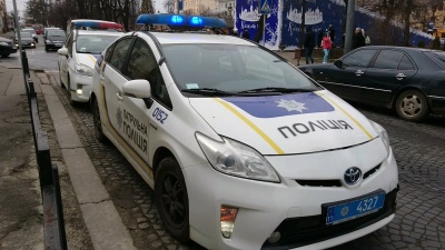 У центрі Чернівців під час руху загорівся мікроавтобус (ФОТО)